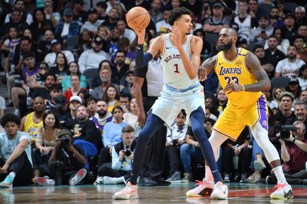 表现备受关 表现备受关